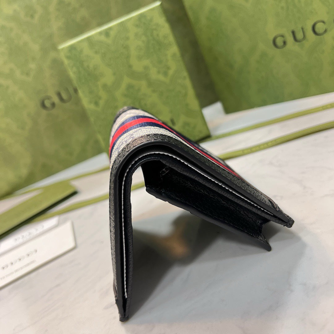【グッチ】 便利でコンパクト！超薄型短財布 春夏新作